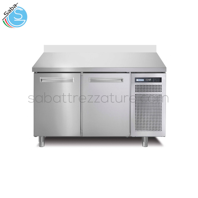 OFFERTA: Tavolo refrigerato 2 porte GN1/1 SPRINGPLUS702TN/A AFINOX - Piano + Alzatina - Range temperatura -2/+7 °C - Classe Energetica A - Consumo energetico Annuo (kWh/annum) 464 - Gas R290 - Dimensioni Esterne (mm) LxPxH 1266x700x850 - Peso Netto (Kg) 100