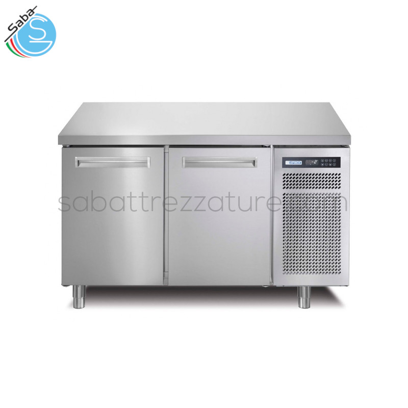 OFFERTA: Tavolo refrigerato 2 porte GN1/1 SPRINGPLUS702BT AFINOX - Piano dritto - Range temperatura -24/-10 °C - Classe Energetica D - Consumo energetico Annuo (kWh/annum) 2218 - Gas R290 - Dimensioni Esterne (mm) LxPxH 1266x700x850 - Peso Netto (Kg) 113