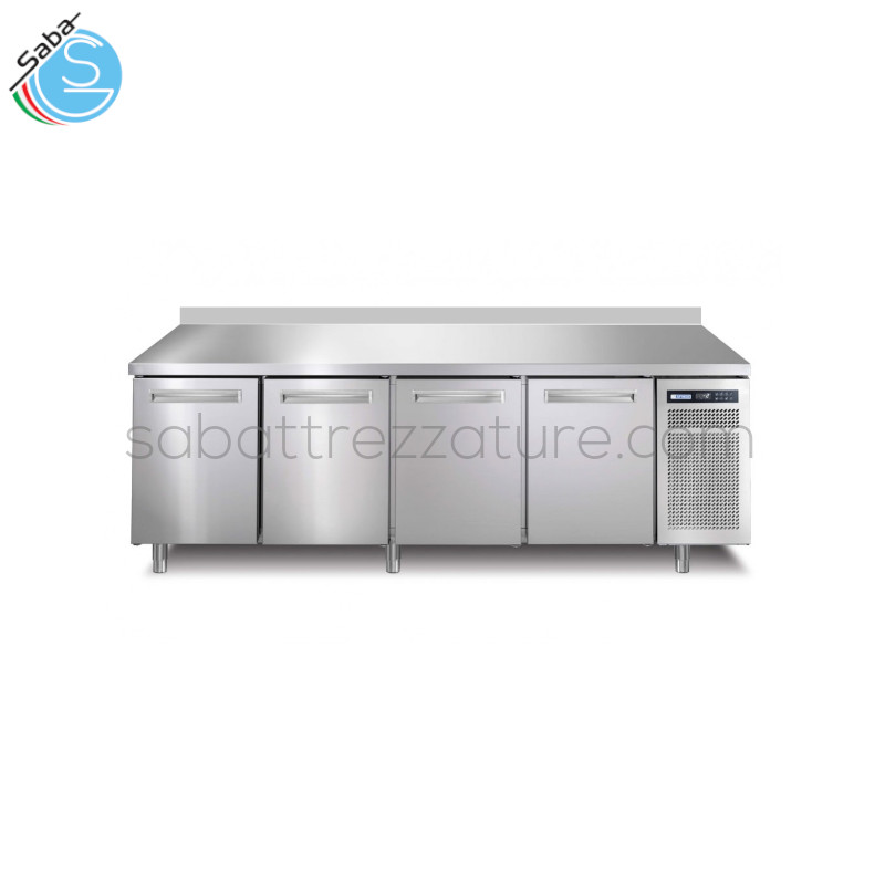 OFFERTA: Tavolo refrigerato 4 porte GN1/1 SPRINGPLUS704TN/A AFINOX - Piano + Alzatina - Range temp. -2/+7 °C - Classe Energ. A - Consumo energ. Annuo (kWh/annum) 618 - Gas R290 - Dim. Esterne (mm) LxPxH 2182x700x850 - Peso Netto (Kg) 160