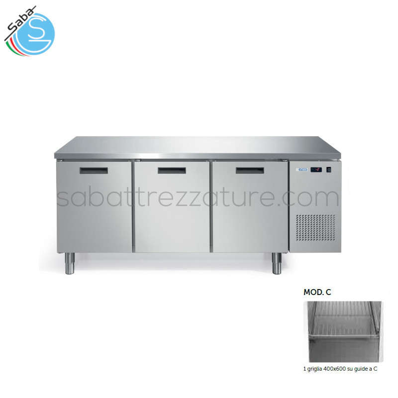 OFFERTA: Tavolo refrigerato 3 porte FRESH PLUS 3P C AFINOX - Piano dritto - Range temperatura +2/+7 °C - Classe Energetica D - Consumo energetico Annuo (kWh/annum) 1722 - Gas R290 - Dimensioni Esterne (mm) LxPxH 1926x700x850 - Peso Netto (Kg) 124