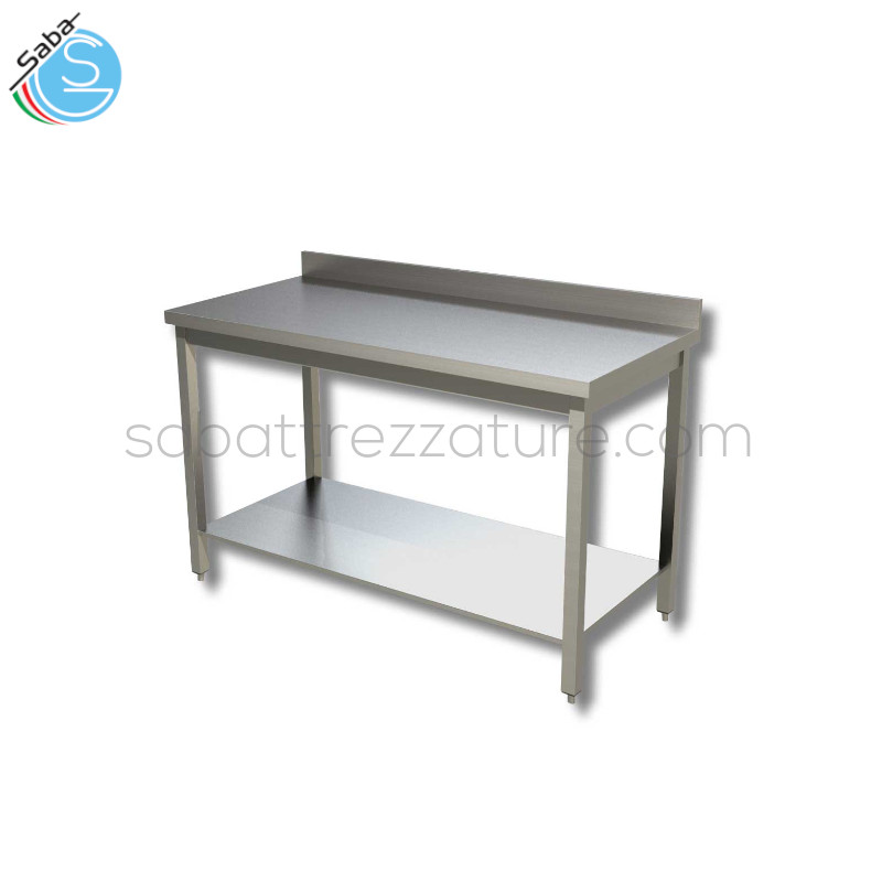 OFFERTA: Tavolo aperto in acciaio inox 18/10 AISI 304 su gambe in tubo quadro (con piedini incassati con altezza regolabile) con un ripiano inferiore e top con alzatina posteriore - Dimensioni esterne: 150x70x85h cm - Peso: kg 47